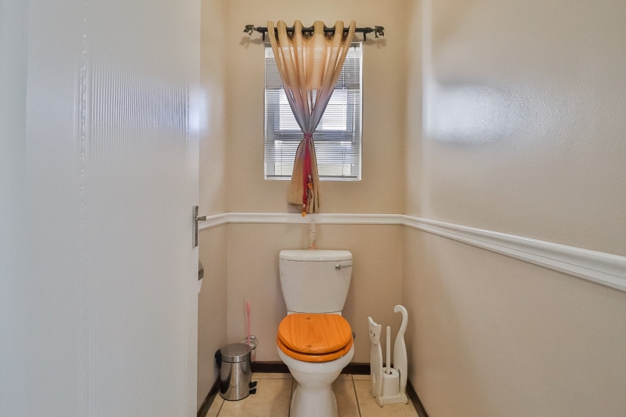 7 Bedroom Property for Sale in Country Club Western Cape